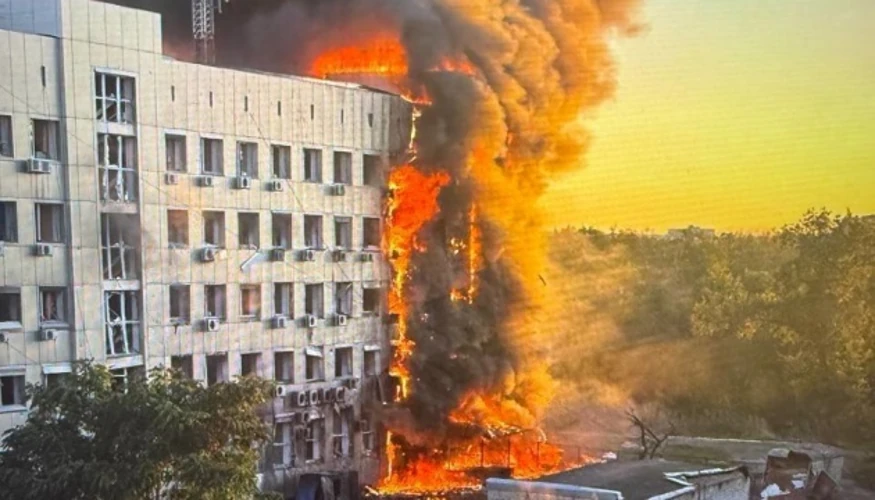 Павлоград 1 жовтня: зміни на місці удару по адмінбудівлі ДТЕК