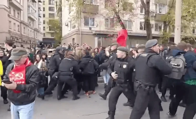 Москва 4 жовтня: мітинг КПРФ до річниці 1993 року і десятки затриманих
