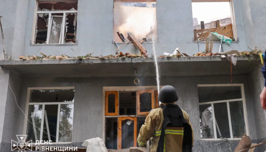 ДСНС відзвітувала про ліквідацію наслідків удару БпЛА в Рівному